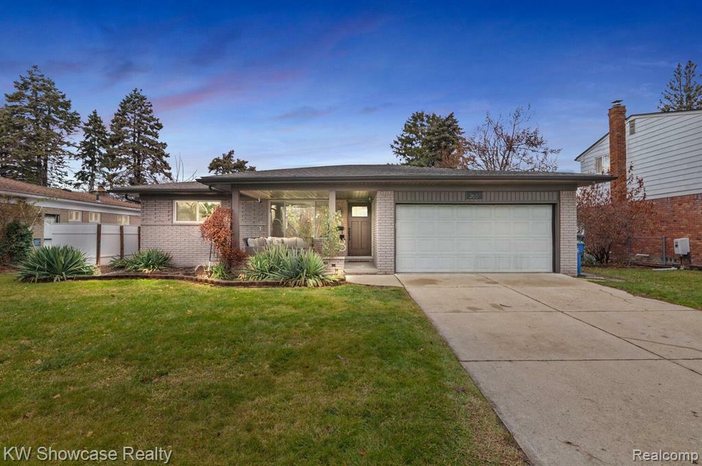 Property Photo: 3651 Pall MI 48092