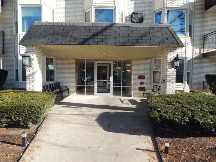 5506 Lincoln Avenue 222  Morton Grove IL 60053 photo