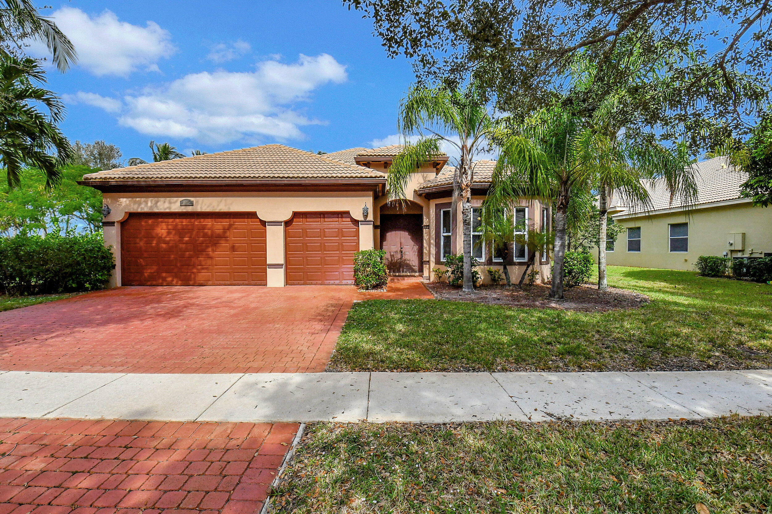 Property Photo: 8716 Cobblestone Point Circle FL 33472
