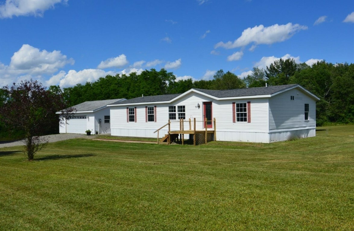 Property Photo:  757 Van Ostrand Road  NY 13073 