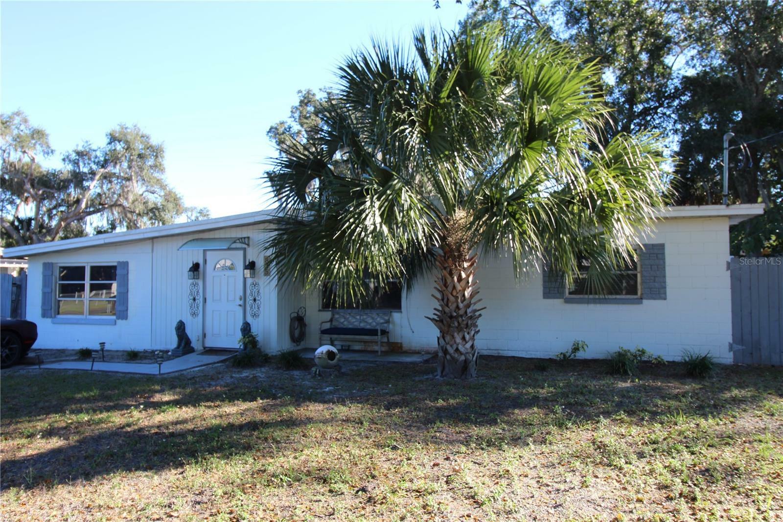 Property Photo:  835 Edgewater Circle  FL 32726 