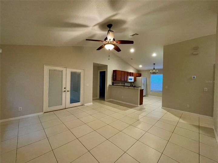 Property Photo: 11829 Whisper Creek Drive FL 33569