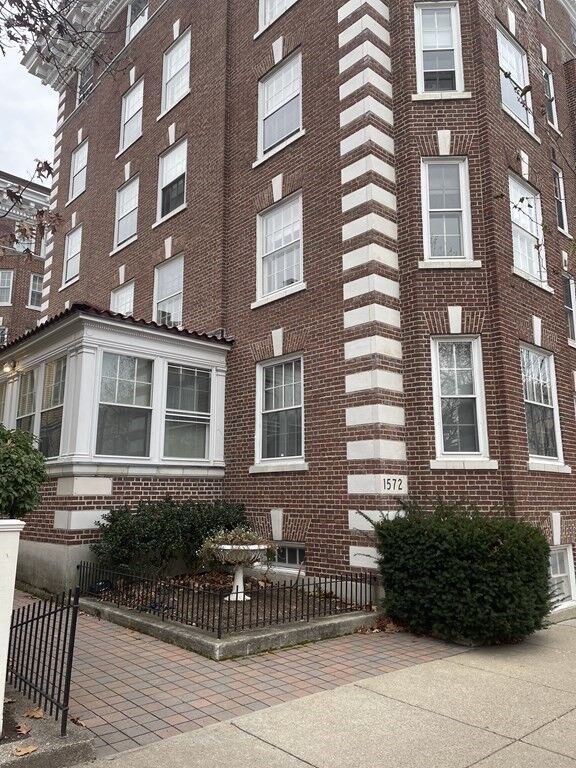 Property Photo:  1572 Massachusetts Avenue 33  MA 02138 
