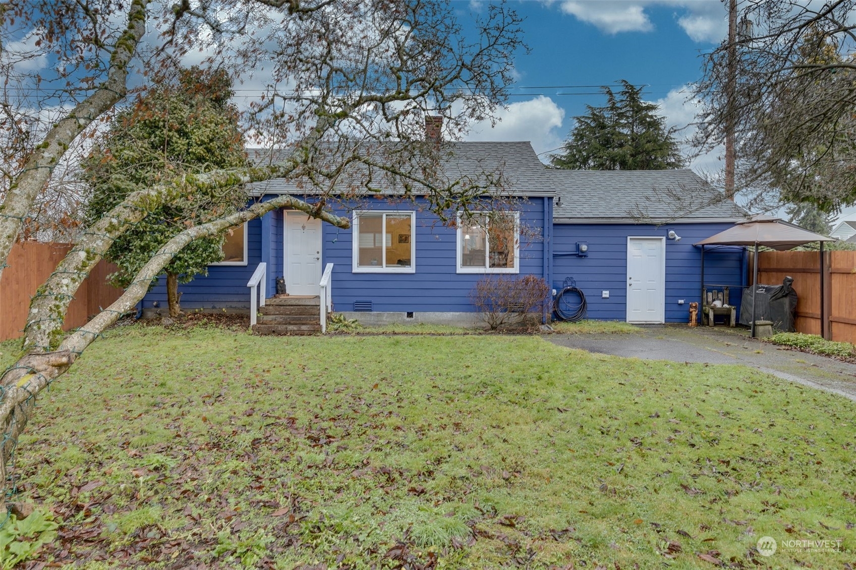Property Photo: 2113 Virginia Avenue WA 98201