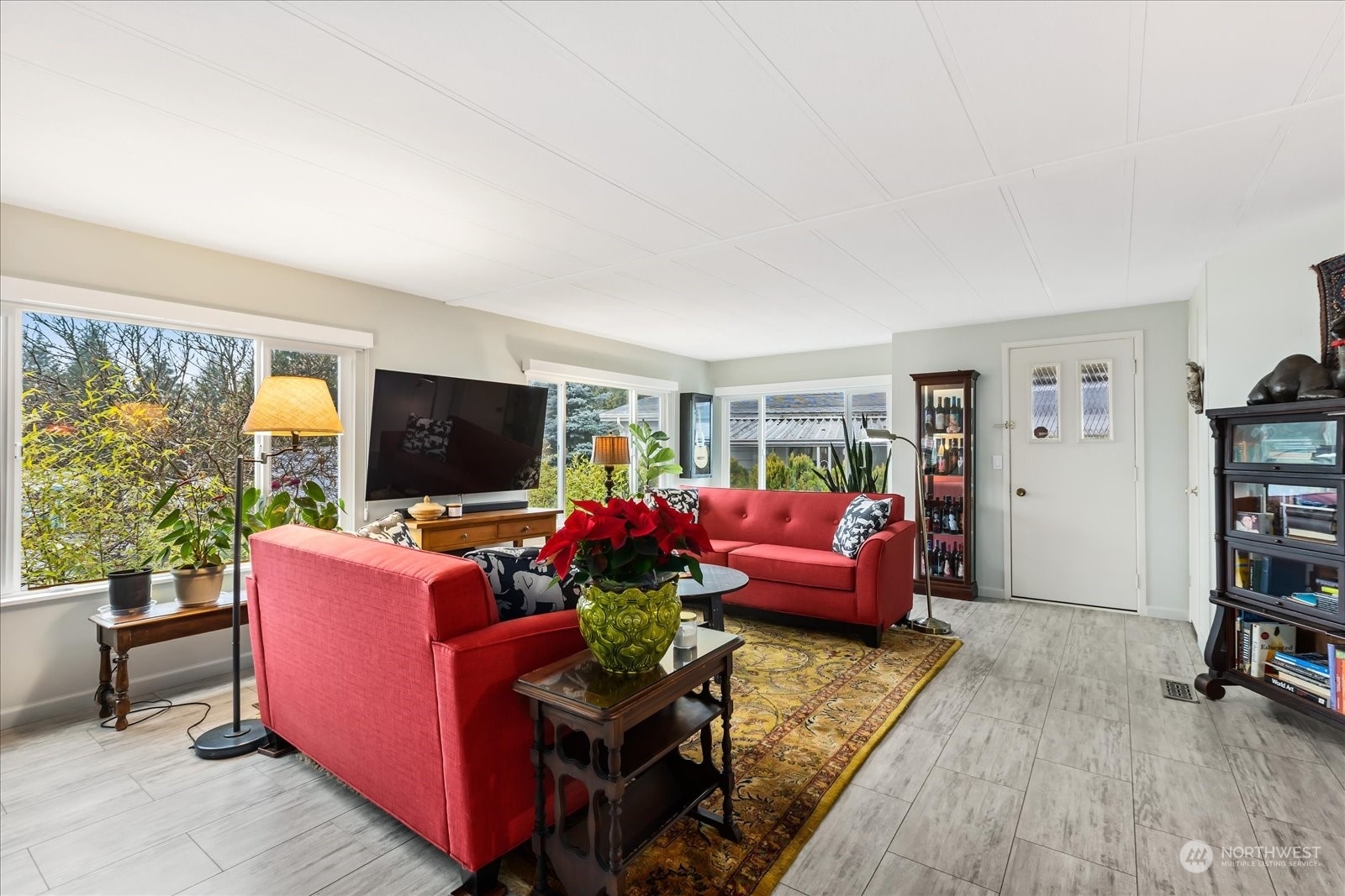Property Photo: 4111 164th Street SW 14 WA 98087
