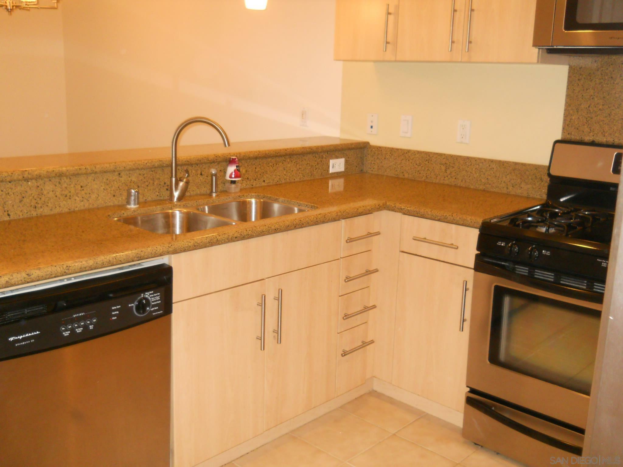 Property Photo:  405 2nd Ave 1106  CA 92025 