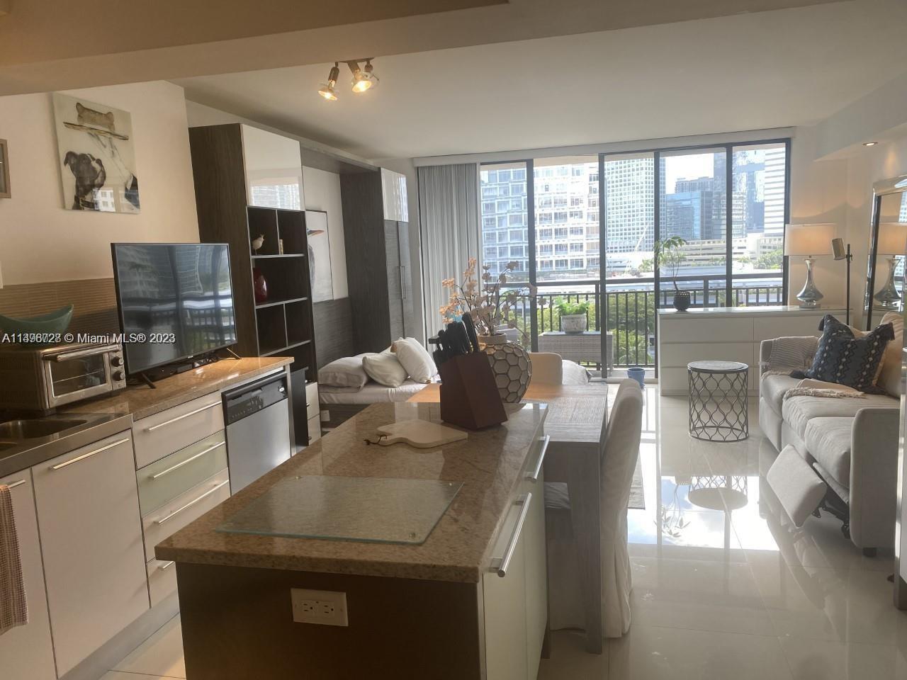 Property Photo: 540 Brickell Key Dr 909 FL 33131