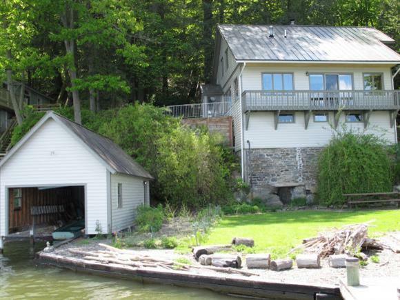 Property Photo:  913 Taughannock Boulevard  NY 14850 