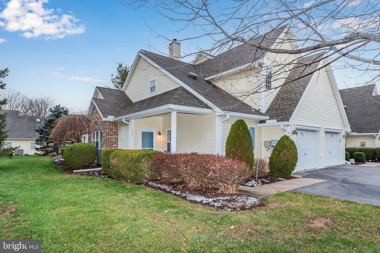 Property Photo: 533 Brighton Place PA 17055