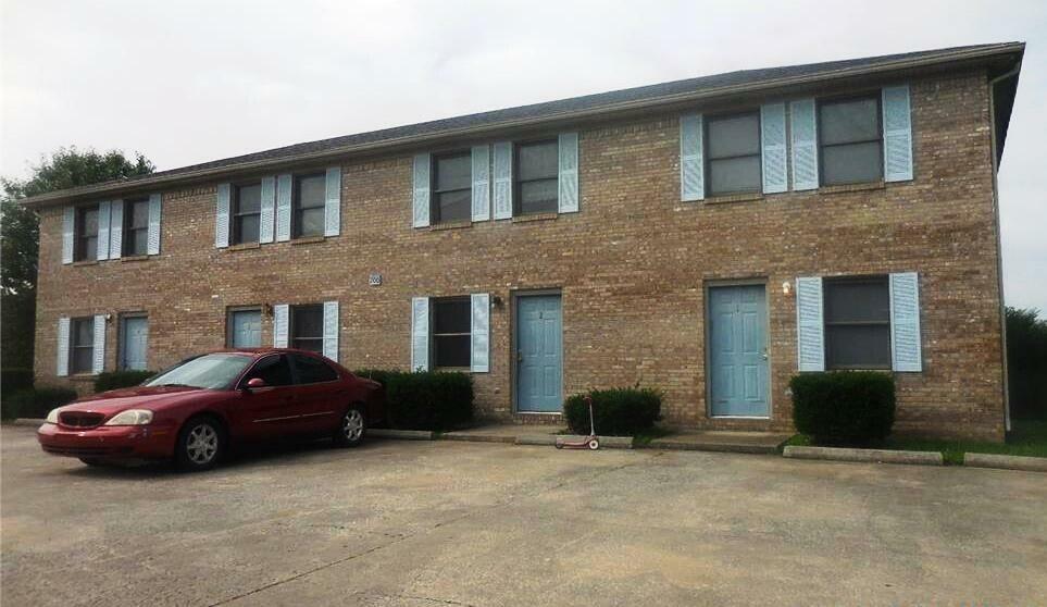 Property Photo:  200 McDaniel Avenue 4  KY 40475 