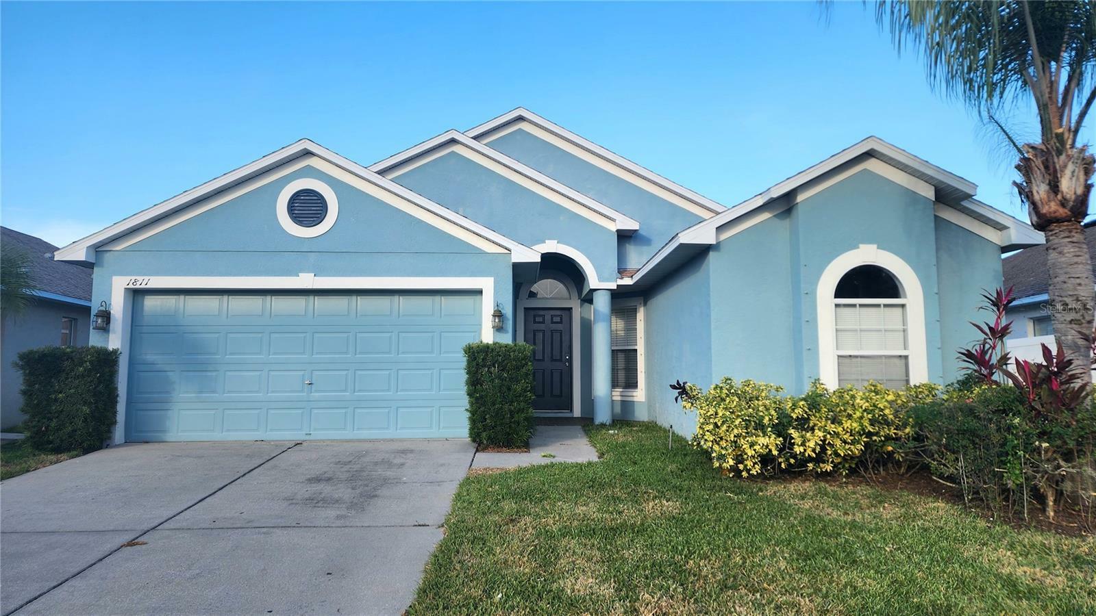 Property Photo:  1811 Raven Glen Drive  FL 33570 