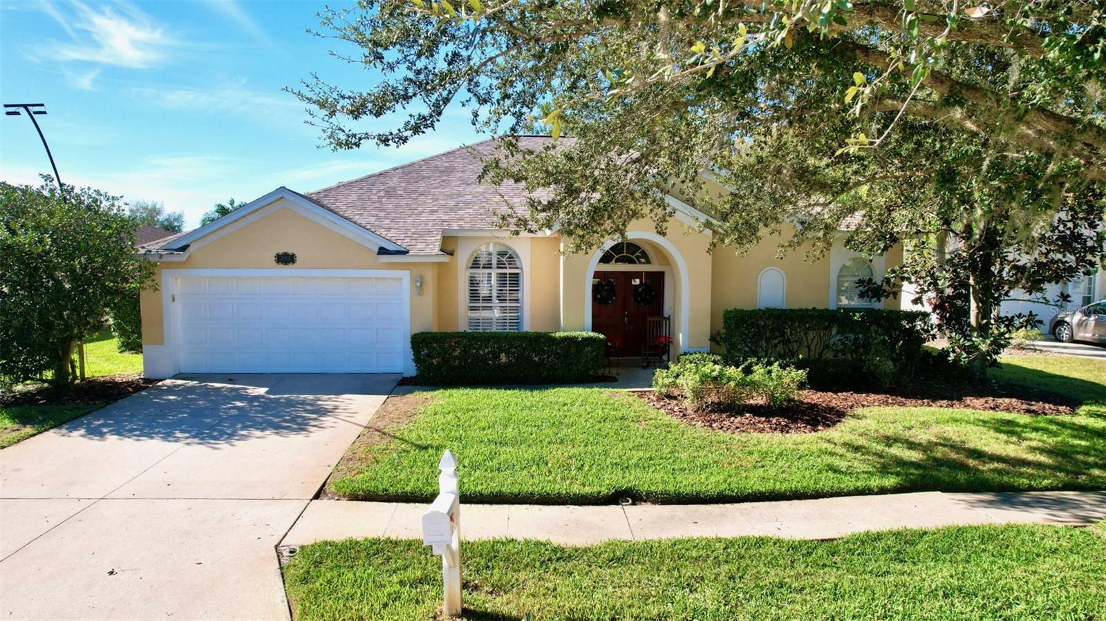 Property Photo:  25552 Risen Star Drive  FL 33544 