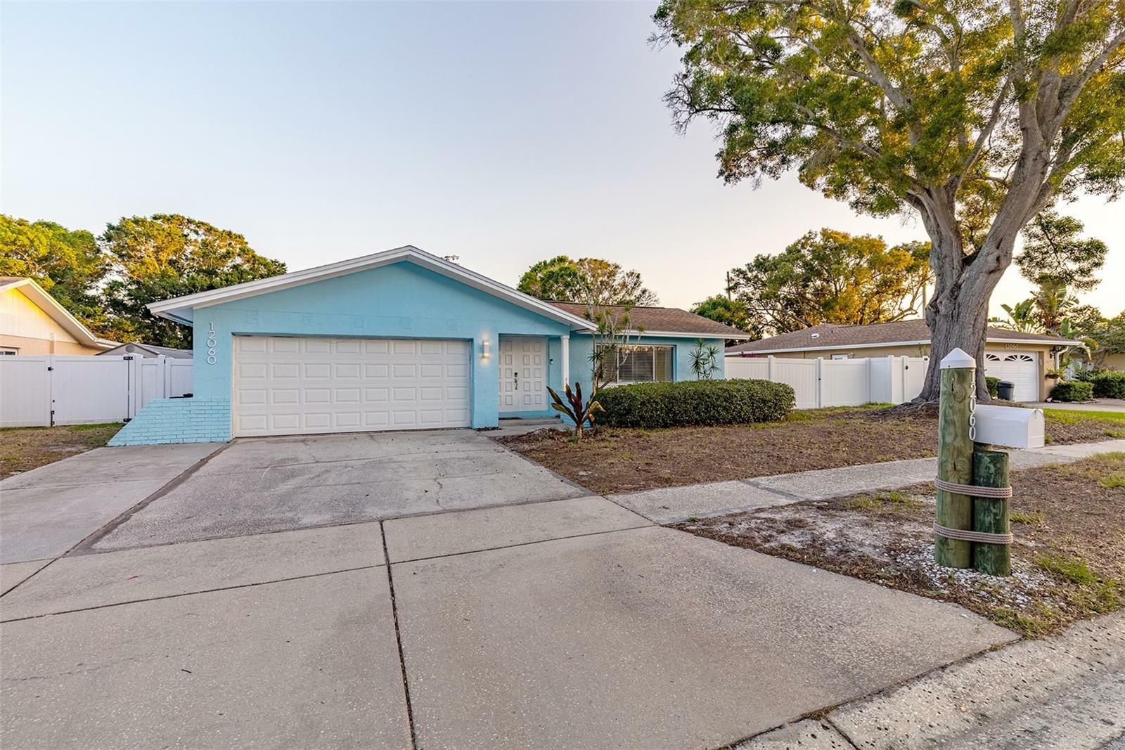 Property Photo:  12060 92nd Avenue  FL 33772 