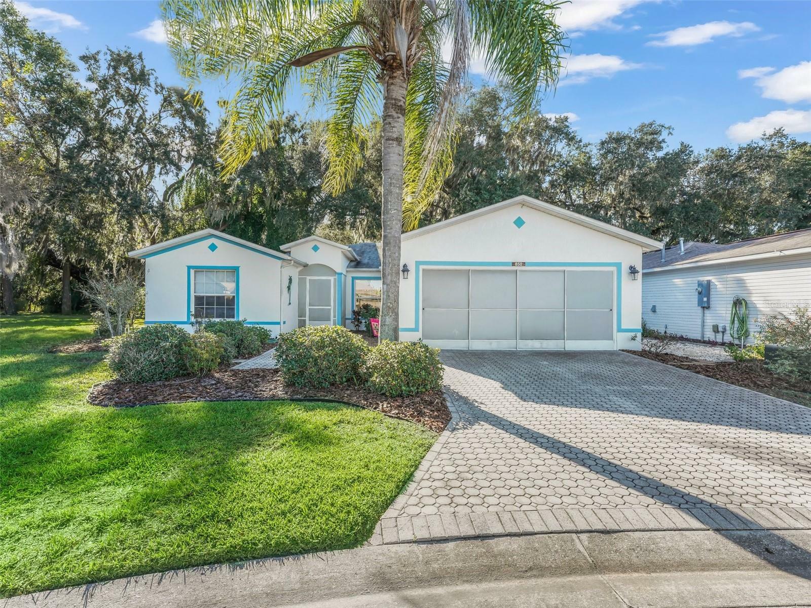 Property Photo:  850 Old Oaks Lane  FL 34748 