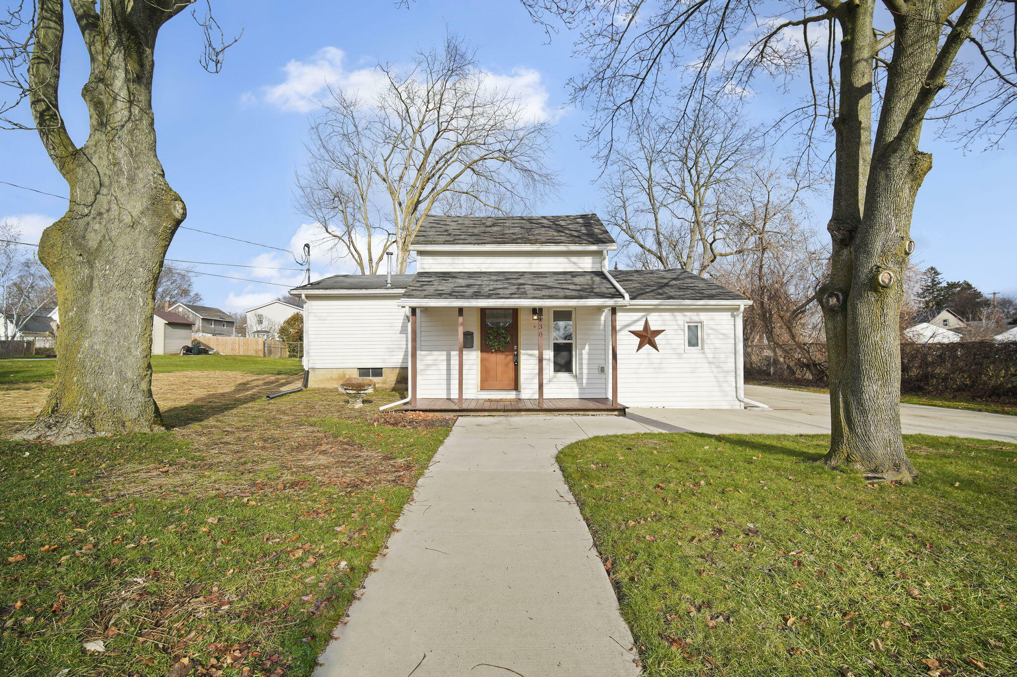 Property Photo:  136 Arnold Street  MI 49202 