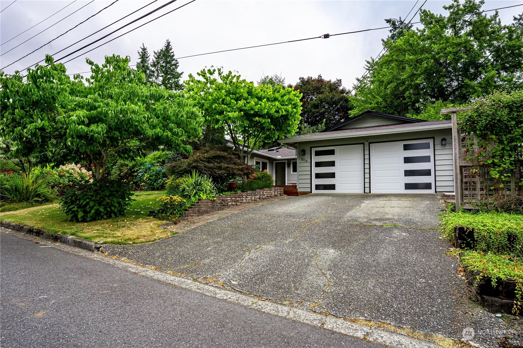 Property Photo:  604 128th Avenue SE  WA 98005 