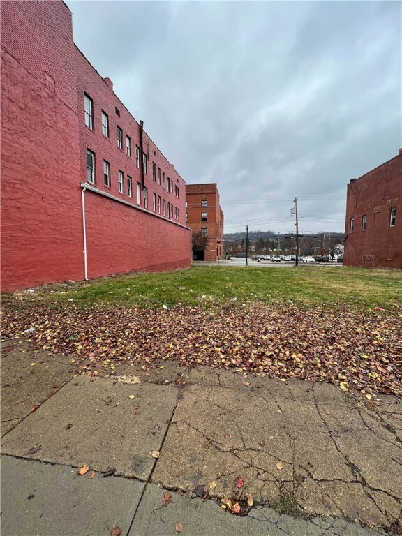 Property Photo:  235 E 8th Ave  PA 15120 