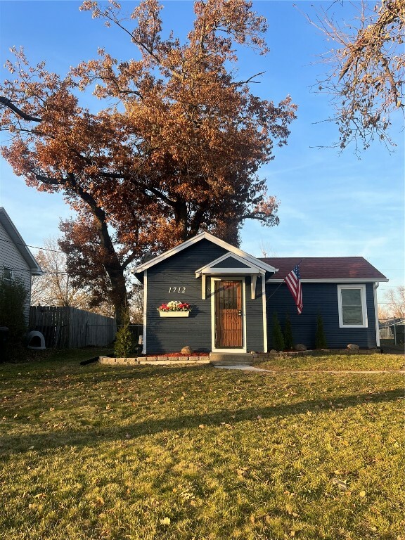 Property Photo:  1712 NE 34th Street  IA 52402 