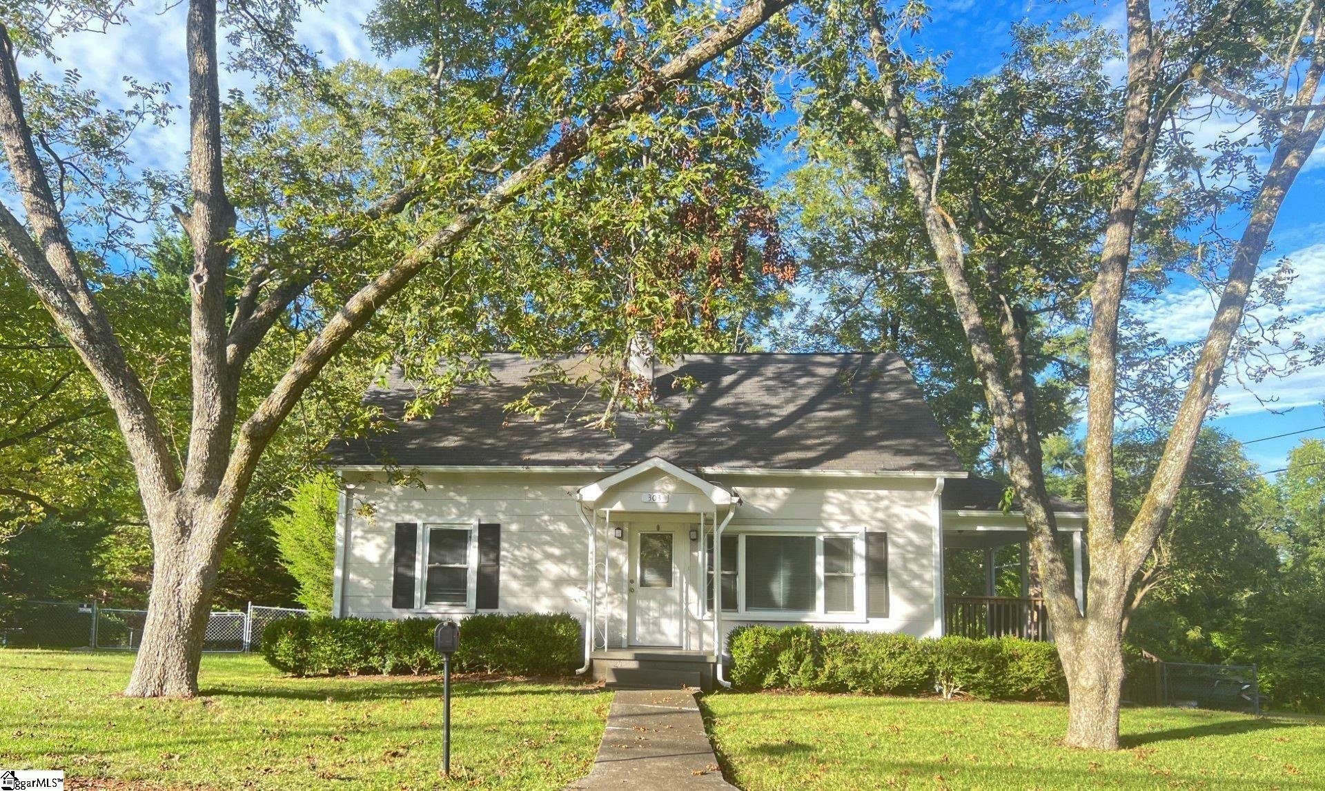 Property Photo:  303 Blue Ridge Street  SC 29640 