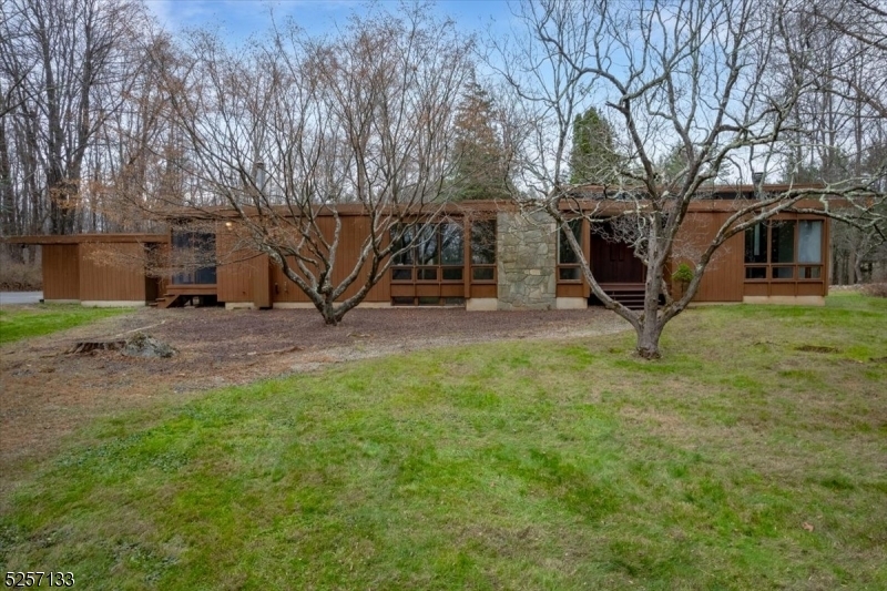 Property Photo:  4 Beaver Brook Rd  NJ 08801 