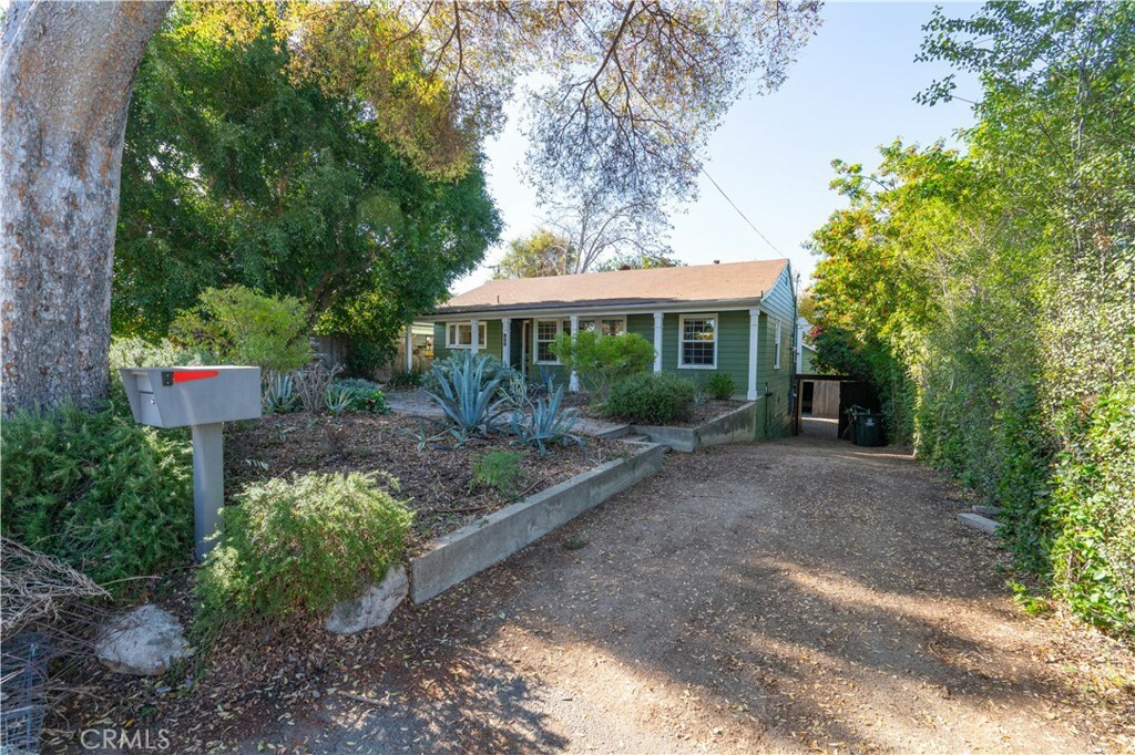 Property Photo:  921 Carhart Avenue  CA 92833 