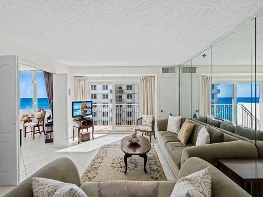Property Photo: 3221 S Ocean Boulevard 405 FL 33487