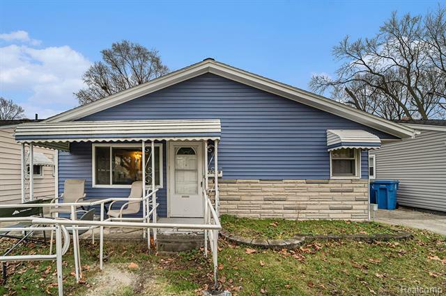 Property Photo:  25219 Stanford Street  MI 48125 