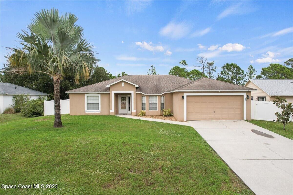 Property Photo: 1509 Zaffer Street NW FL 32907