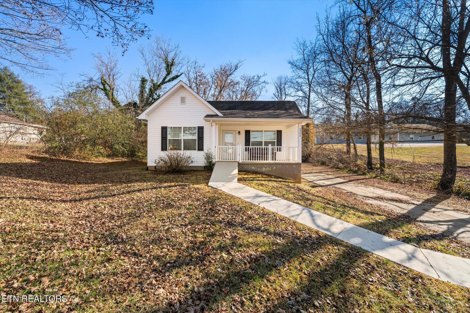 Property Photo: 3304 Forestdale Ave TN 37917