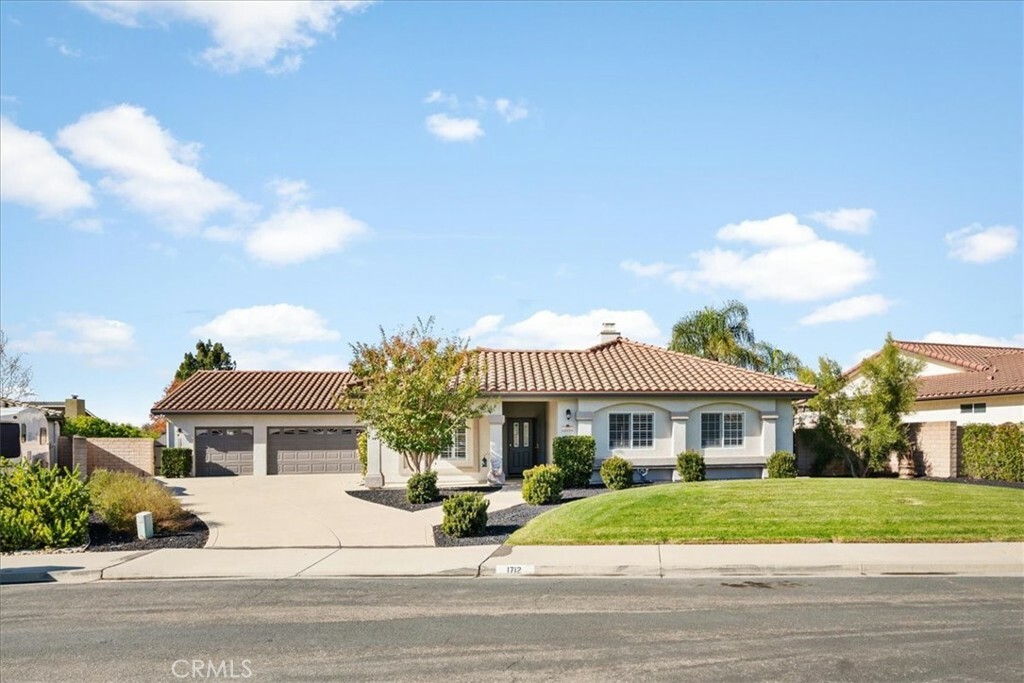 Property Photo:  1712 Horseman Court  CA 93454 