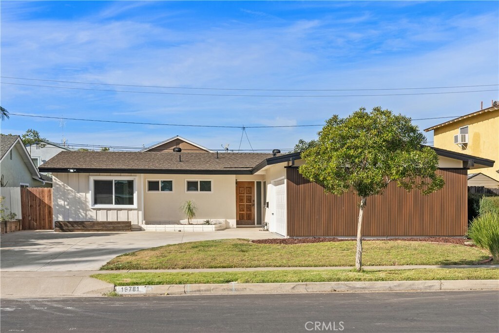 Property Photo:  19781 Carmania Lane  CA 92646 