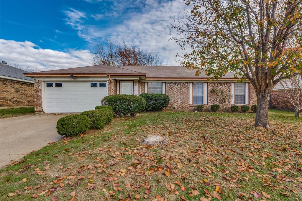 Property Photo: 6403 Hidden Springs Drive TX 76001