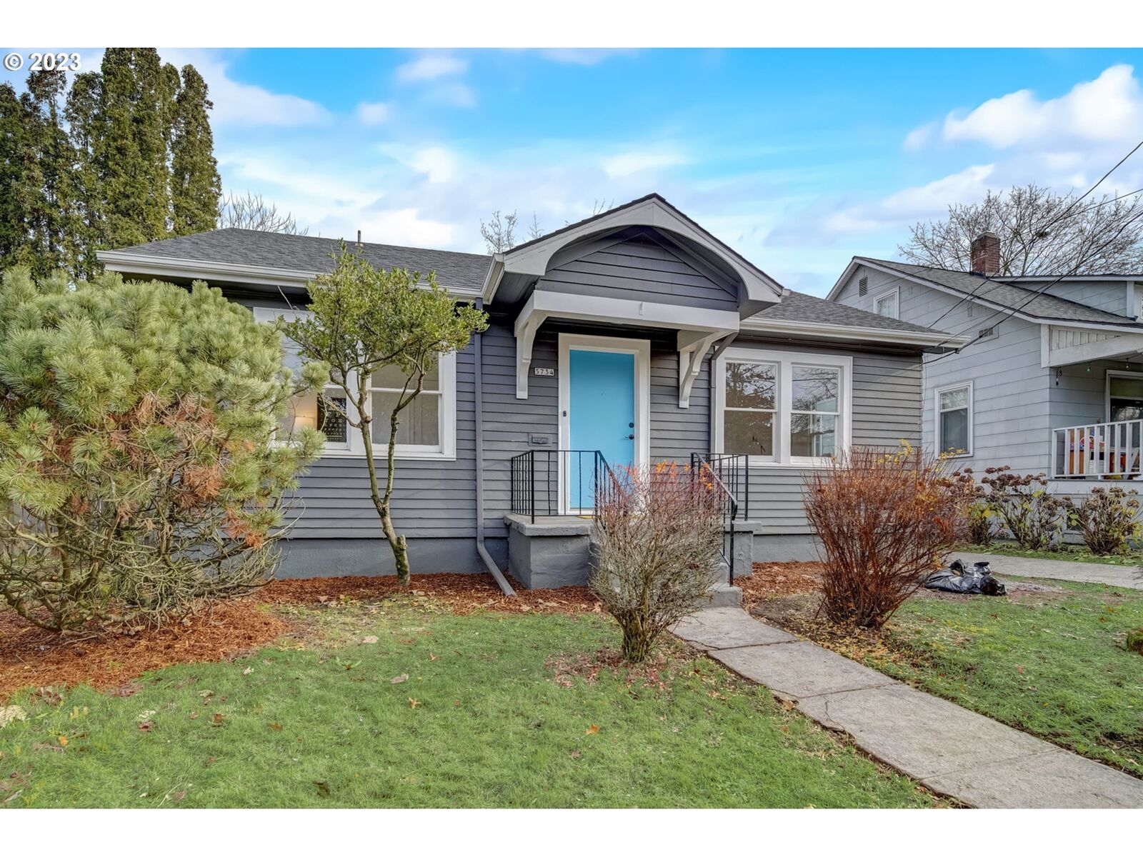 Property Photo: 5734 N Mississippi Ave OR 97217