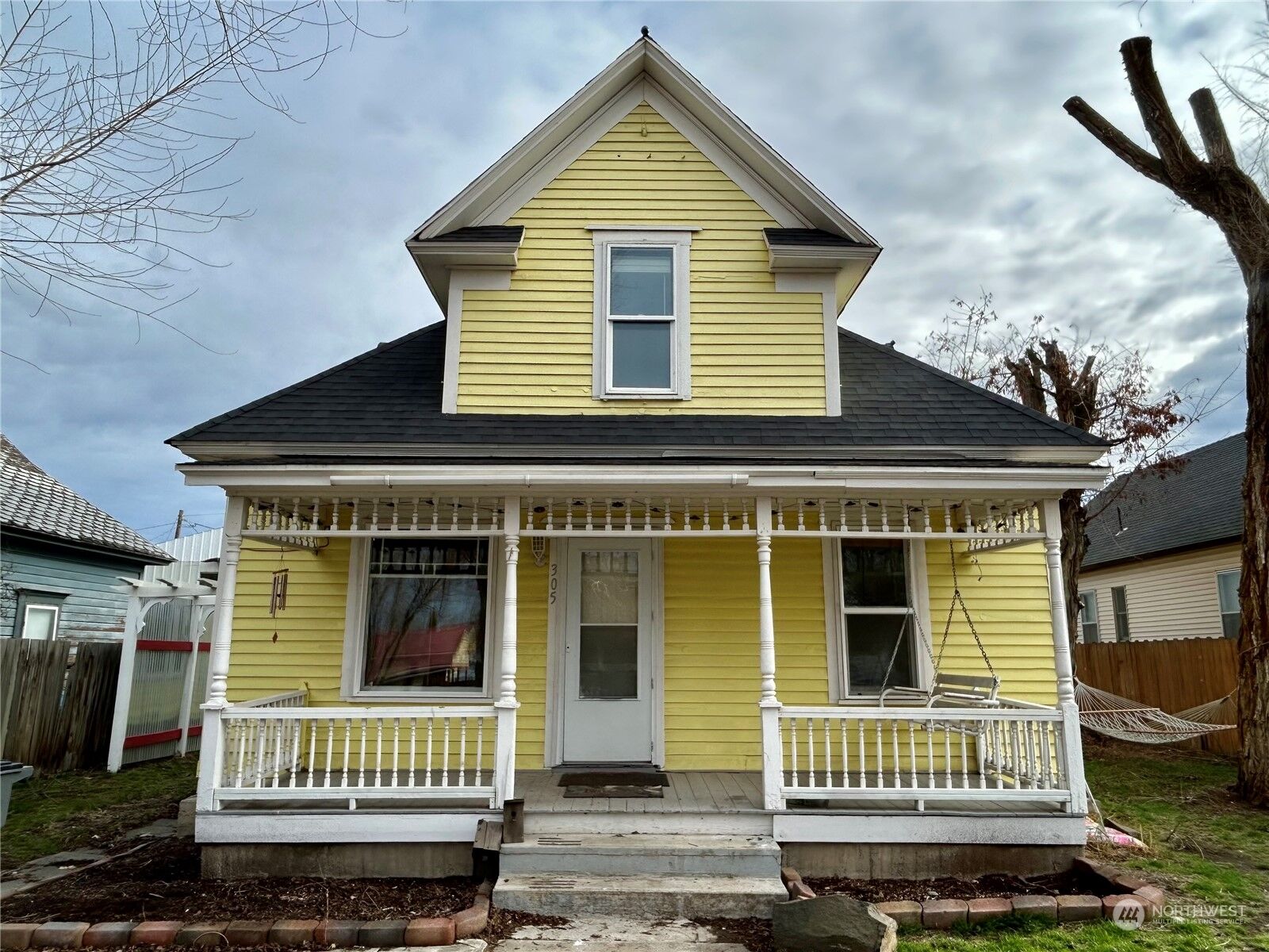 Property Photo:  305 S Alder Street  WA 99159 