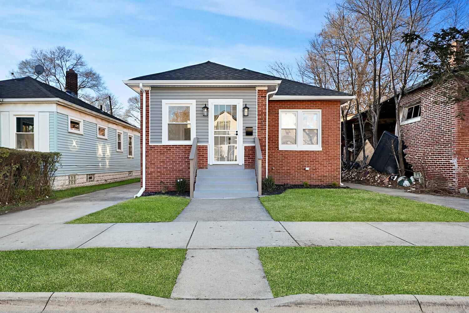 Property Photo:  1326 Roosevelt Place  IN 46404 