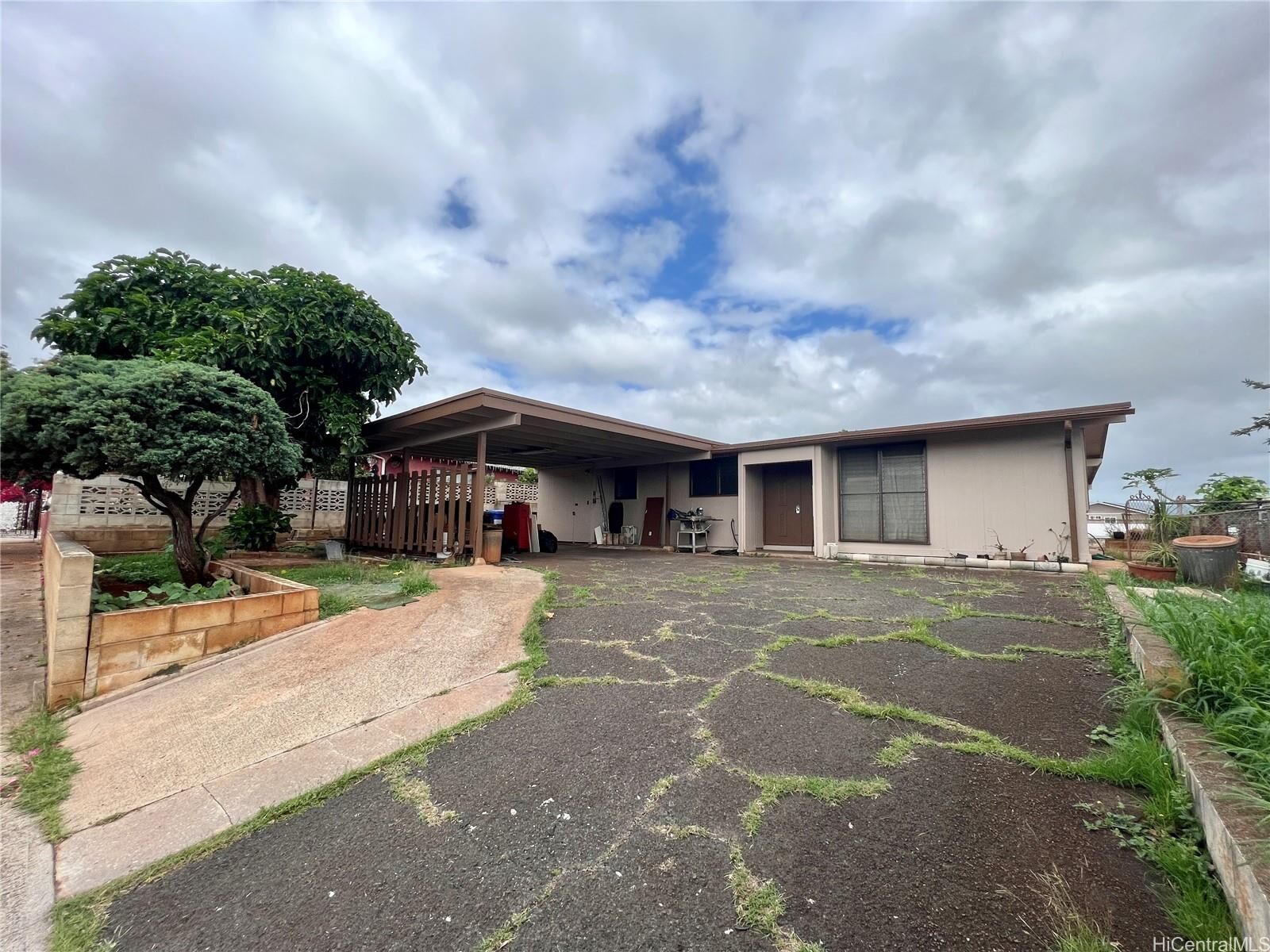 Property Photo: 94-325 Kiokio Place HI 96797