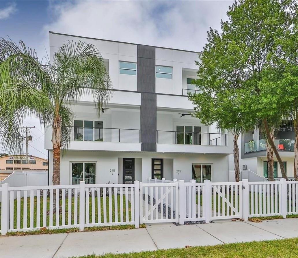Property Photo: 215 W Columbus Drive 1 FL 33602