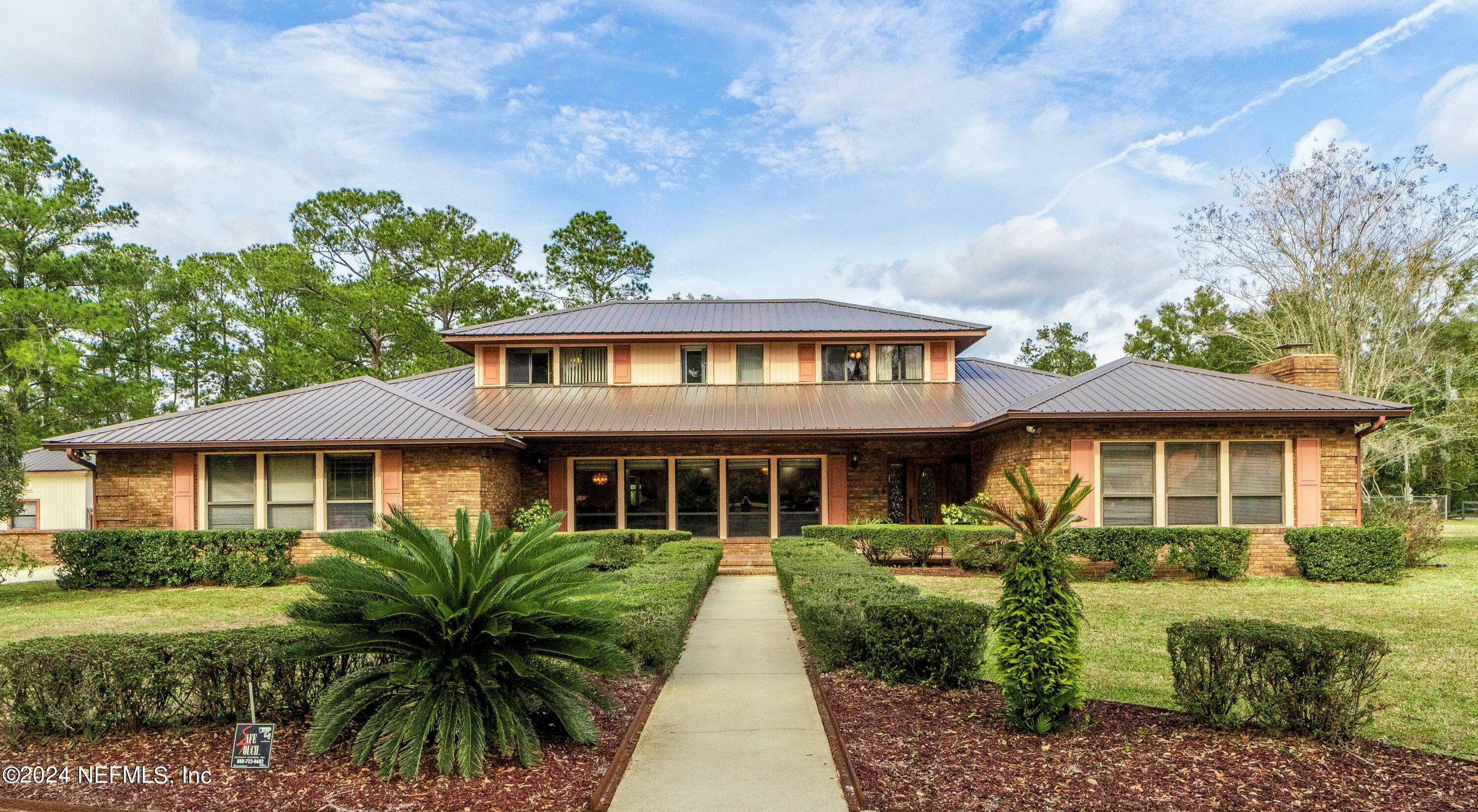 Property Photo:  4102 Silver Lake Drive  FL 32177 