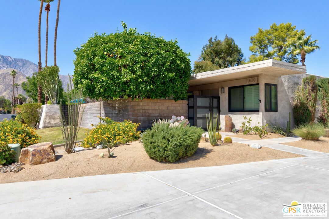 Property Photo:  1820  E Sandalwood Dr  CA 92262 