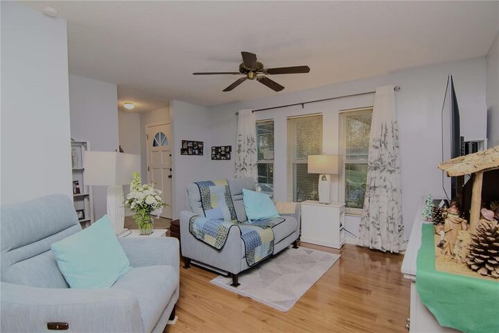 Property Photo: 3934 Oak Hammock Drive FL 33511