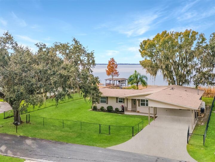 Property Photo: 7124 Treasure Island Road FL 34788