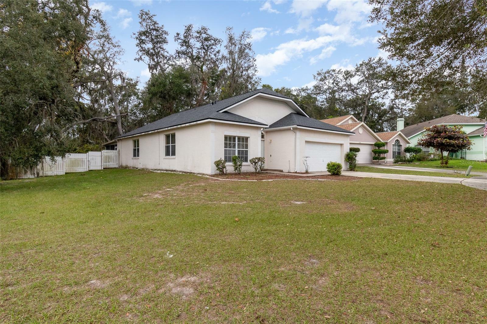 Property Photo:  5089 Foxcroft Court  FL 32808 