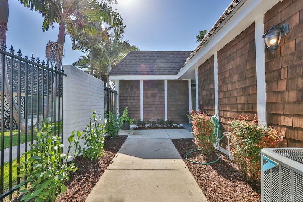 Property Photo:  79 Half Moon Bend  CA 92118 