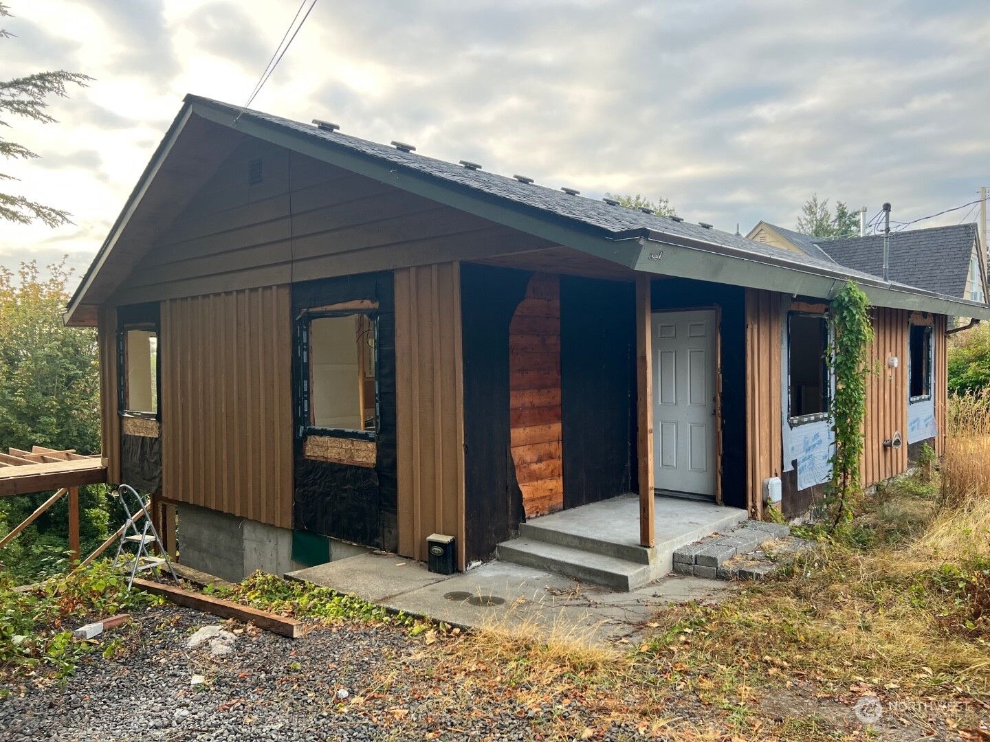 Property Photo: 1720 N Wycoff Ave WA 98312