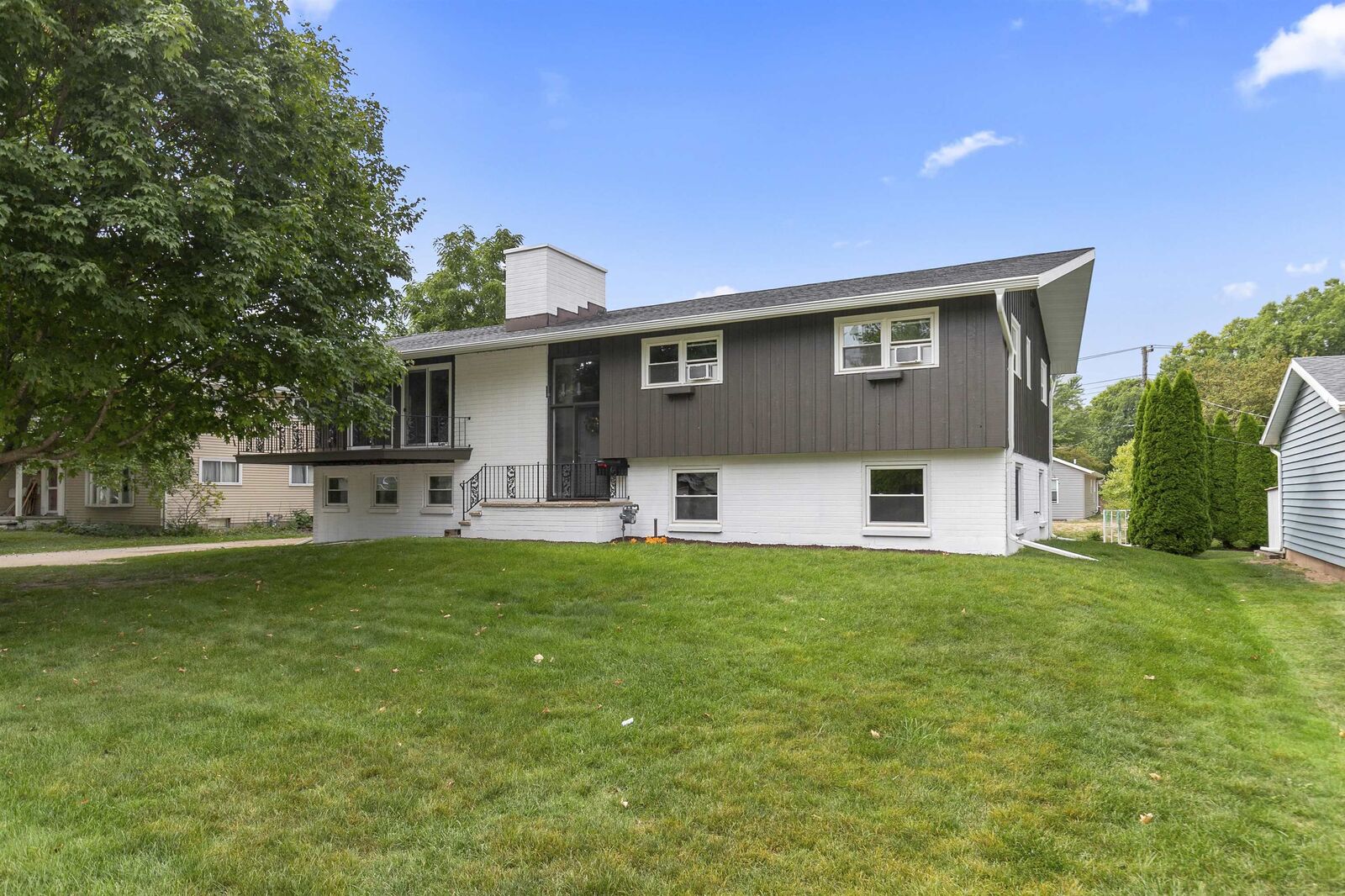 Property Photo:  1701 S Mohawk Drive  WI 54914 