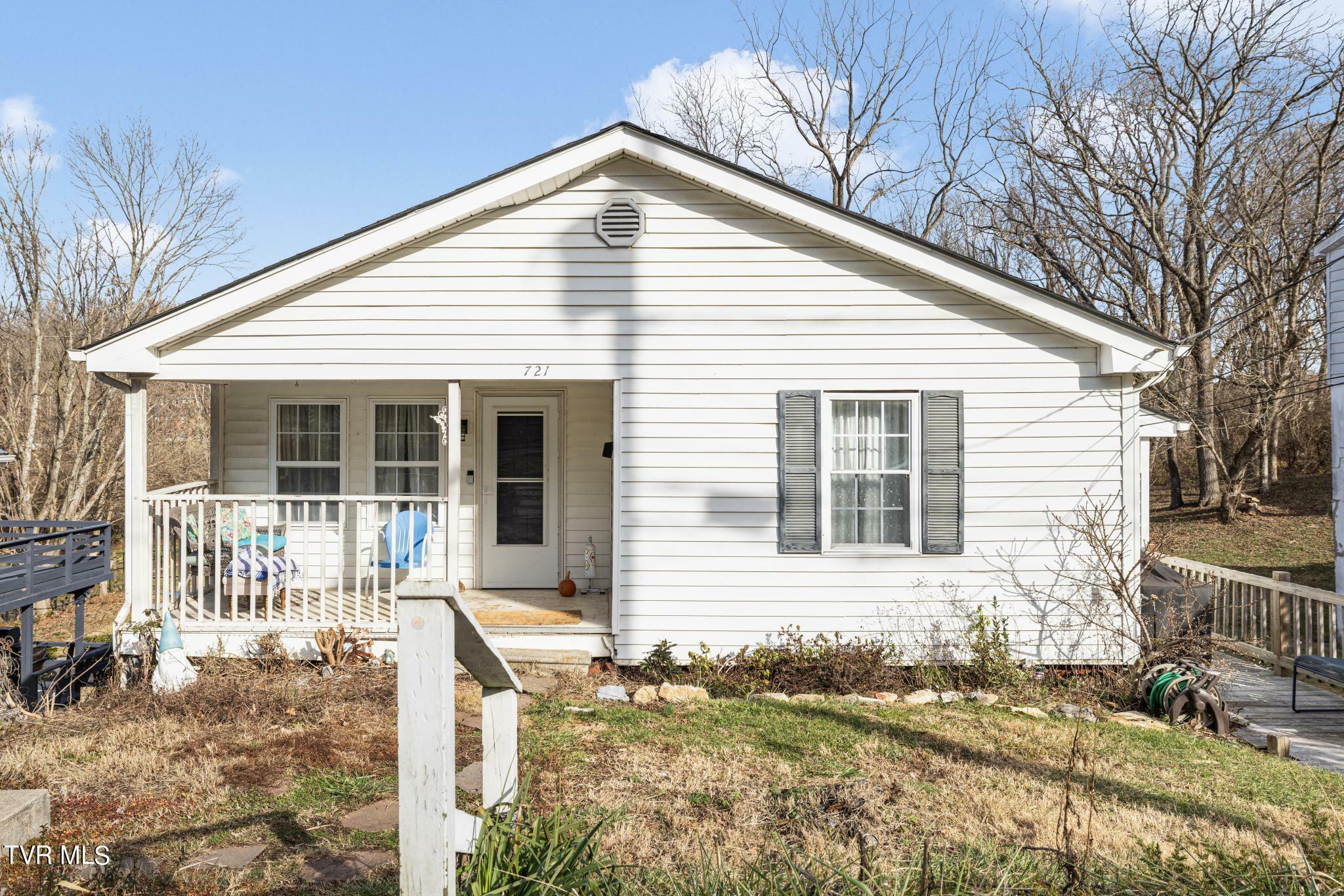 Property Photo:  721 East Maple Street  TN 37601 