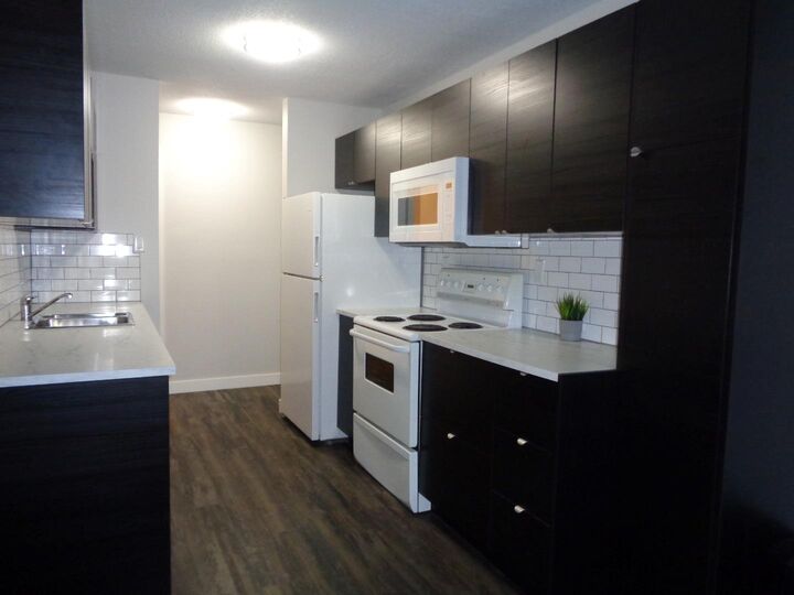 Property Photo:  5611 10 Avenue 217A  AB T7E 1R4