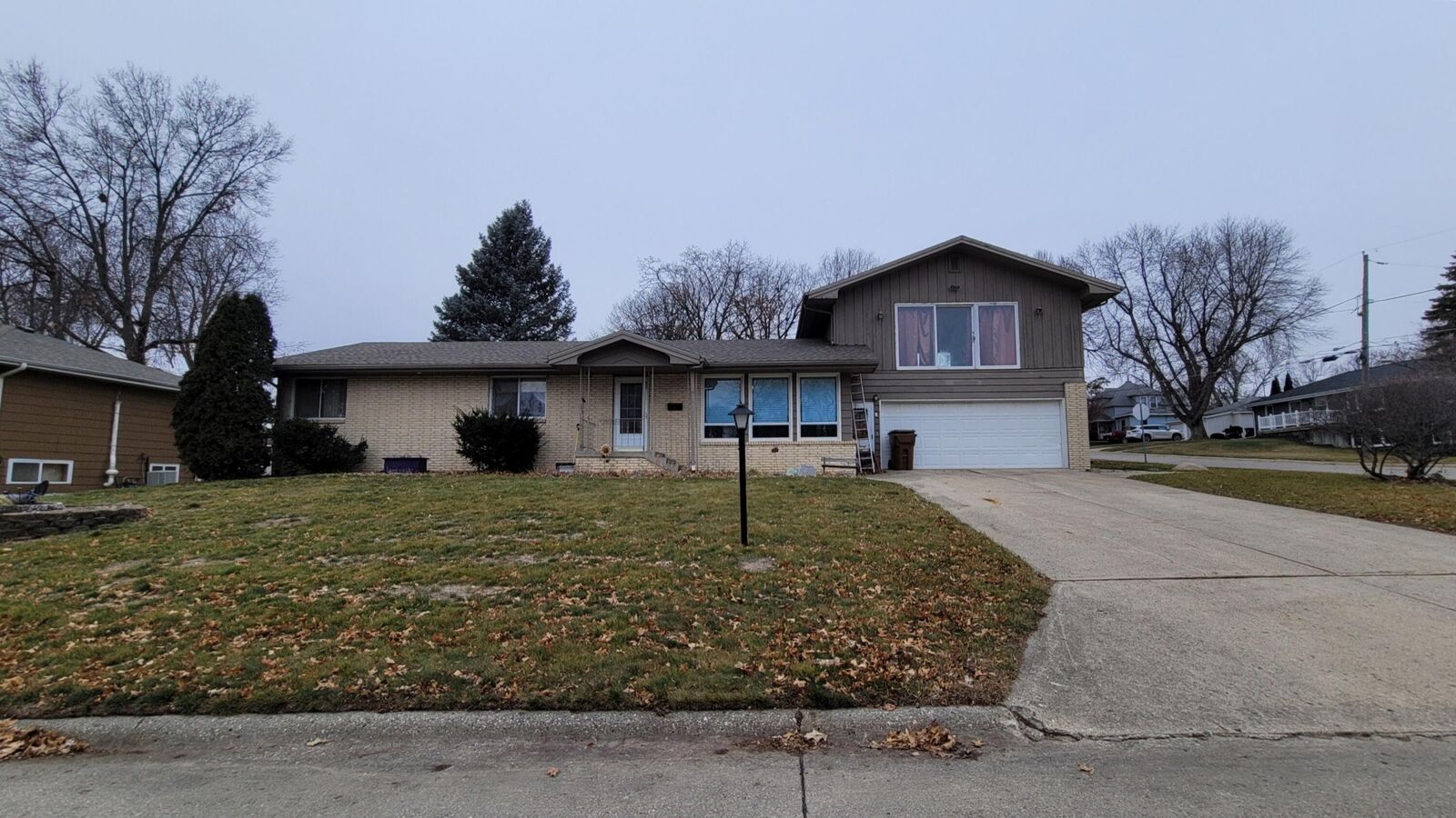 Property Photo: 801 Brookside Drive IA 50025
