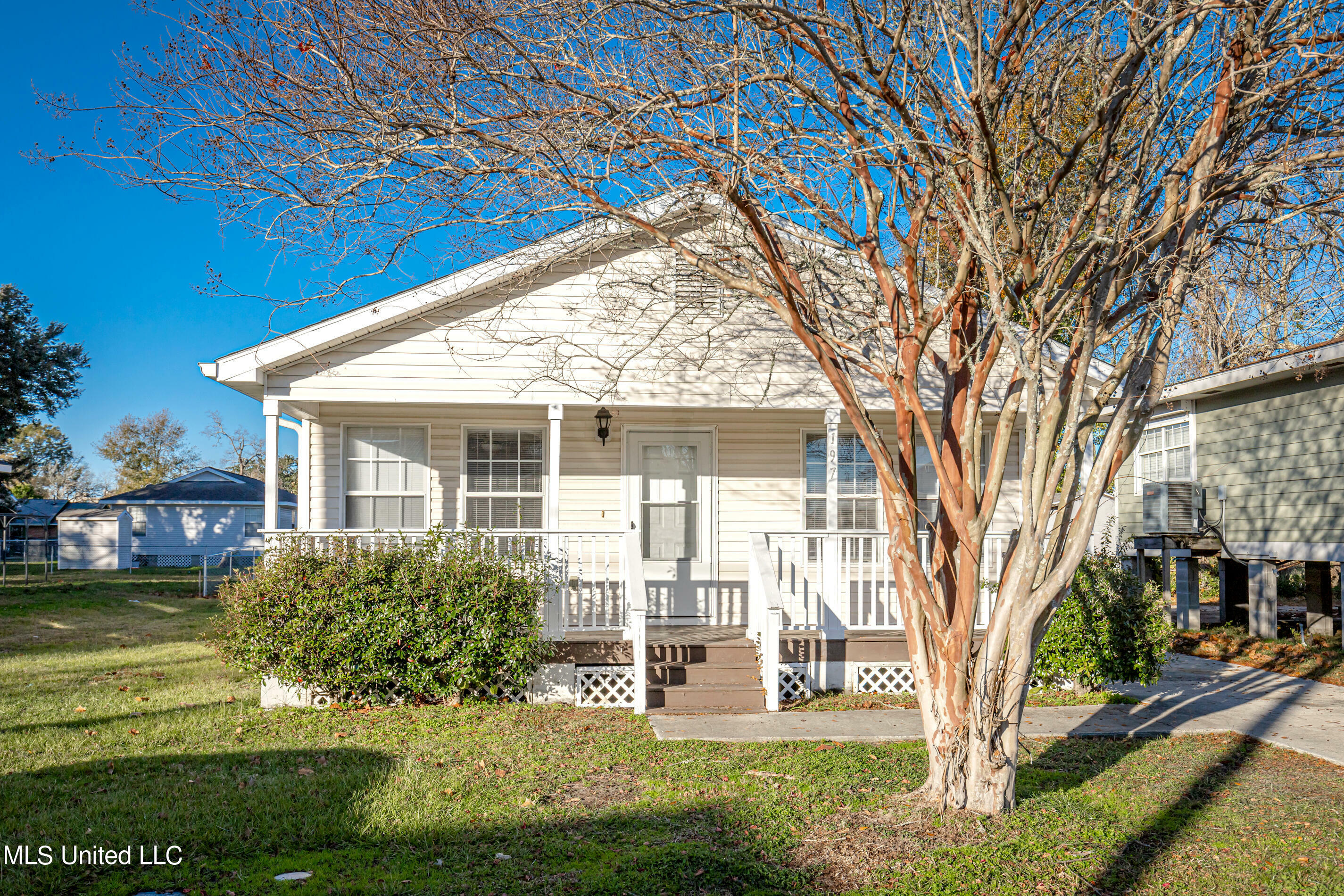 Property Photo:  197 Bellman Street  MS 39530 