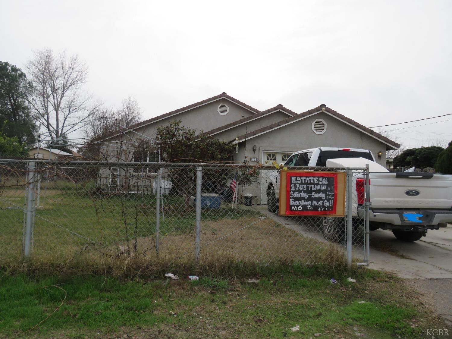 Property Photo:  1703 Tennent Avenue  CA 93212 